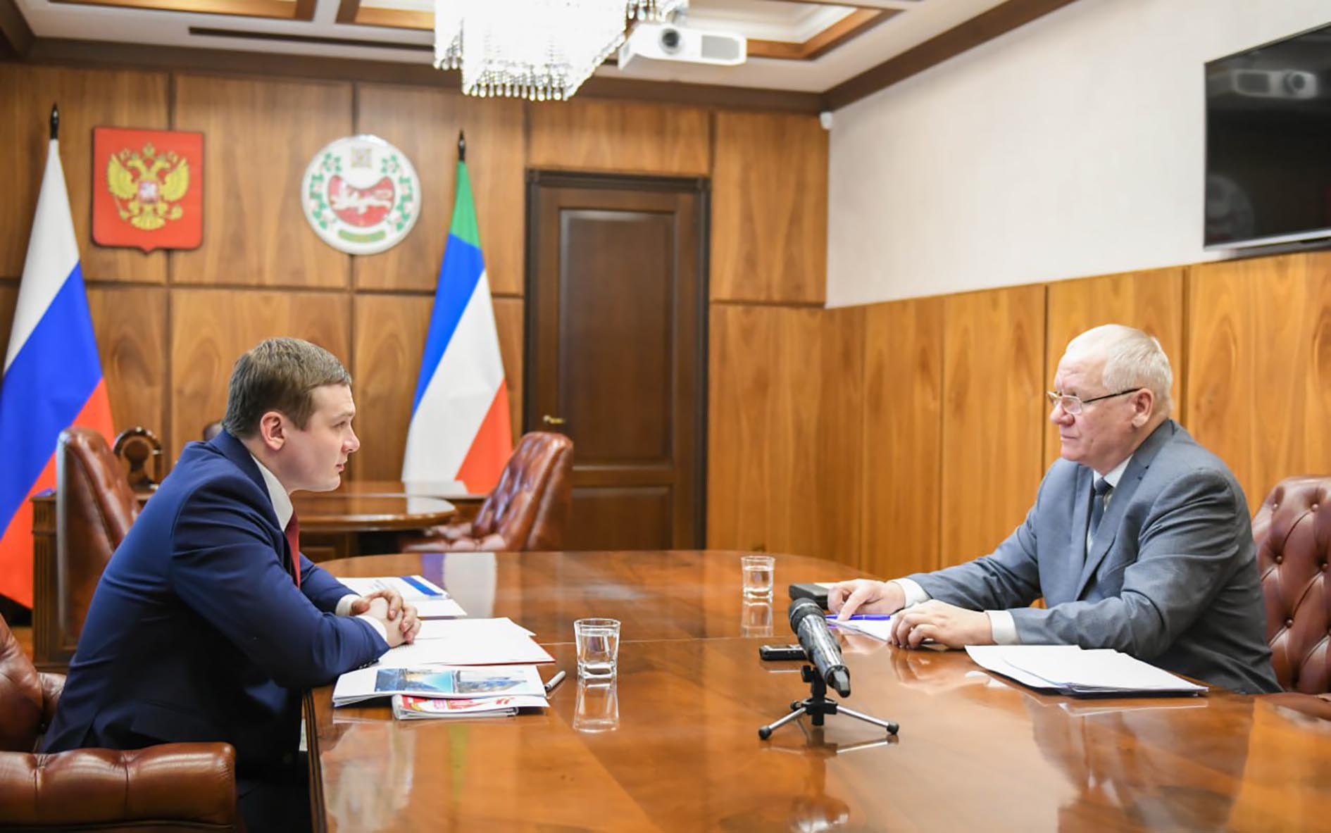 Салтарлар ӧрiндiрче, пӧгiннер iзенiс пирче