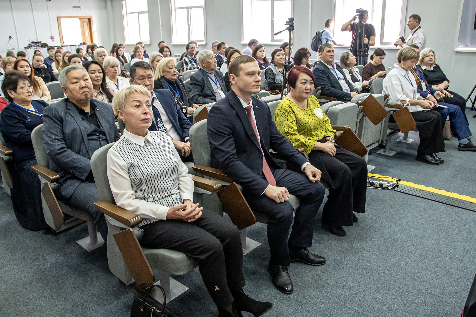 Учёнай, писатель паза тiлбесчi