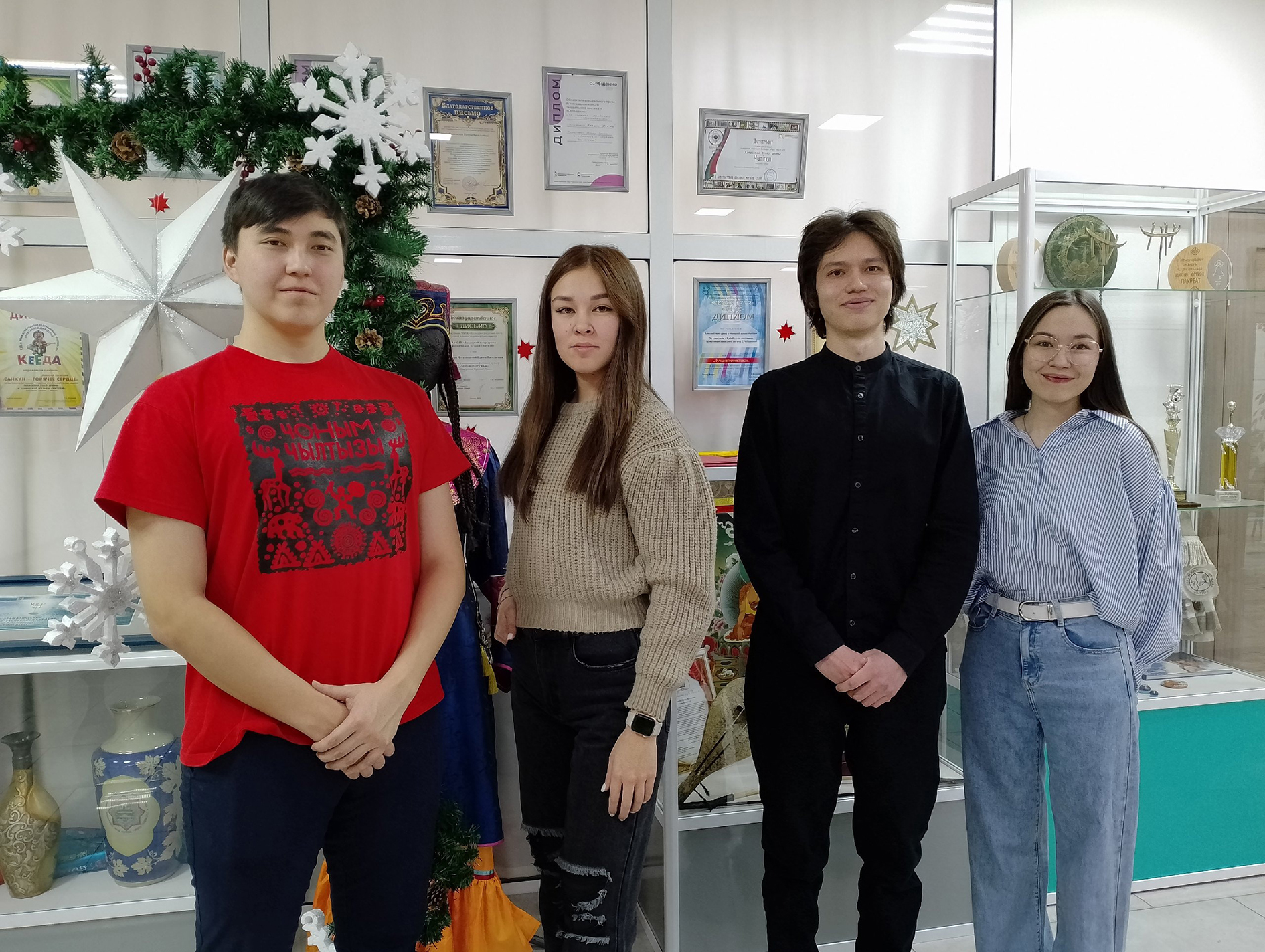 Театрзар наа артисттер алылчалар