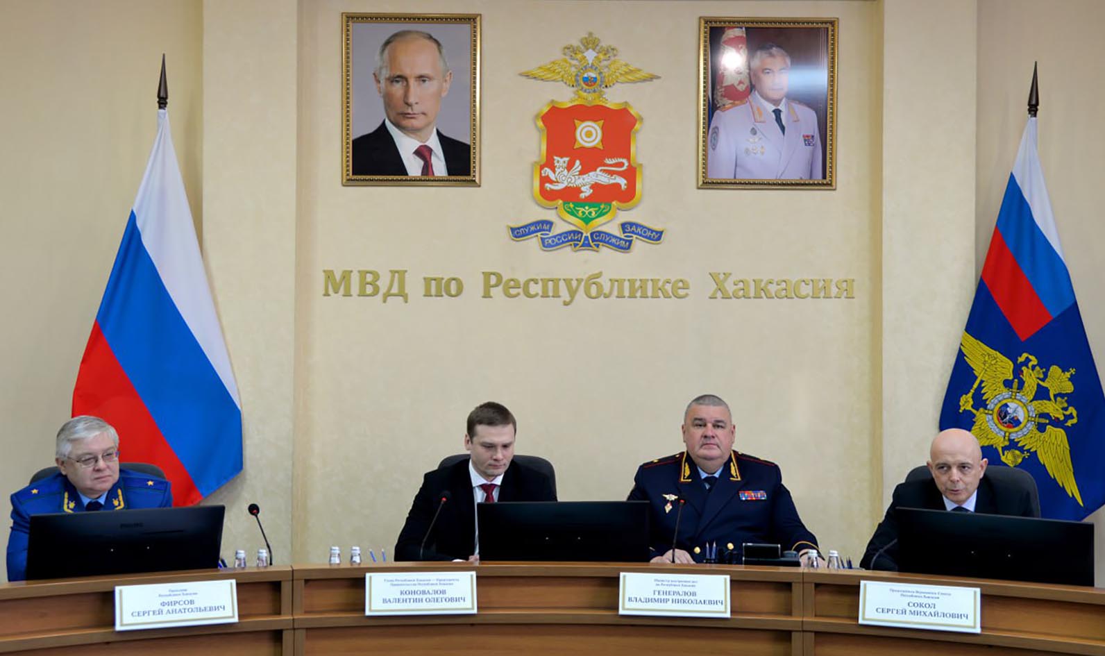 Ирткен чылдағы служба салтарлары кӧрілген